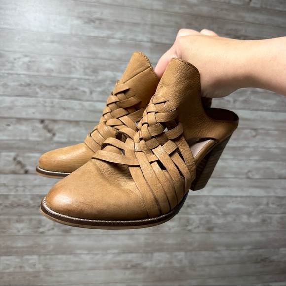 Woven Mules | Seychelles - Picture 1 of 12